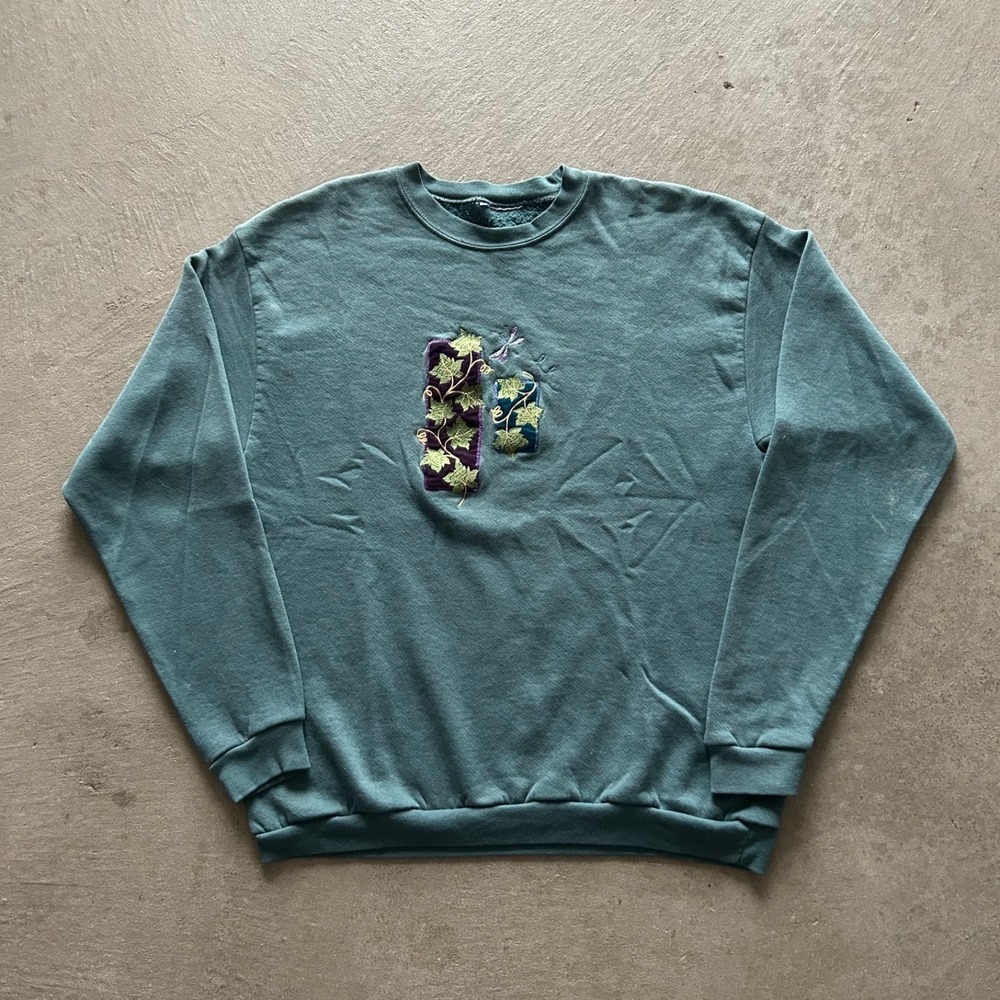 Vintage 90s Leaf Sweatshirt Size Medium Green Crewneck Embroidered Fall Grandma